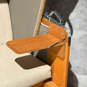 Strandkorb Seitentisch mit klappbarem Tisch für Rustikal 50 und 250 Plus, Seite eines Strandkorbs.