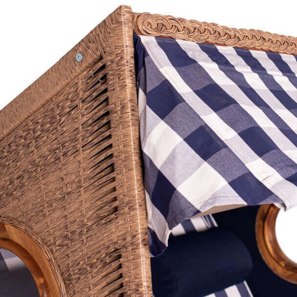 Strandkorb Trendy Trend 45 mit Bullaugen, PE walnut, blau weiss kariertes Dessin 743, Detailansicht Seitenwand und Markise
