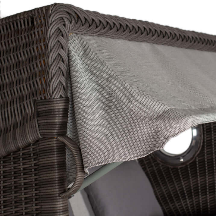 Strandkorb deVries PURE Seemöwe Teak PE stone grey Detailansicht von Dachbespannung und Bullauge im Dessin 251