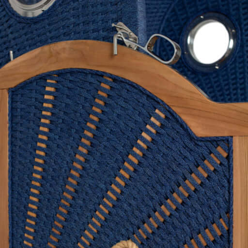 Strandkorb deVries Aruba XL mit blauem Kordel-Geflecht und Holzdetails für ultimativen Komfort und stilvolles Design.
