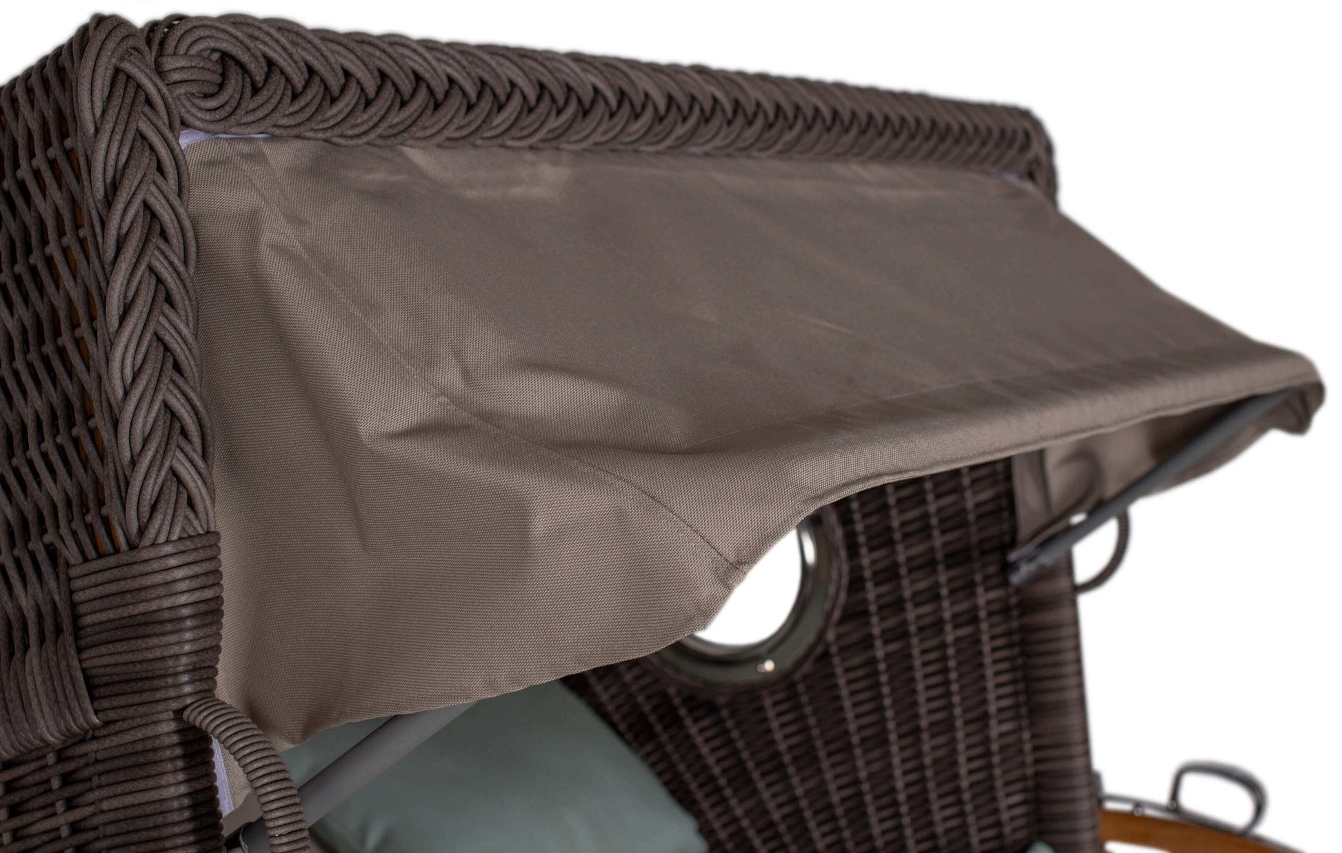 Strandkorb Trendy PURE Talland Teak mit ausklappbarem Sonnendach in stone grey, Detailansicht Bullauge und PE-Geflecht Dessin 483