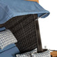 Strandkorb deVries PURE Friesland Sylt Teak PE stone grey Dessin 509 Detail mit blauem Dach und Kissen im Hahnentritt-Muster