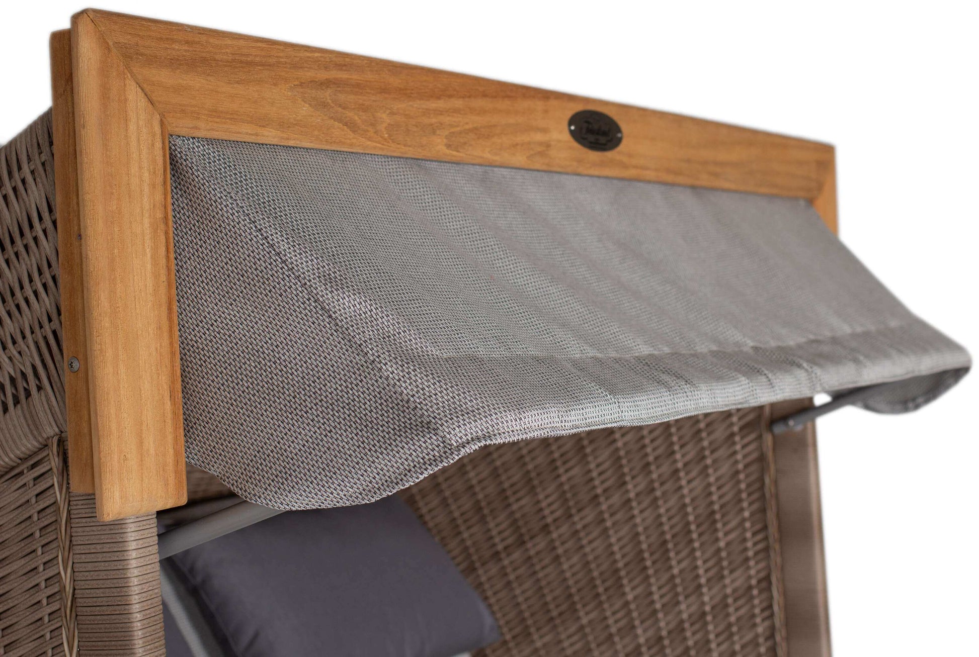 Strandkorb deVries PURE Friesland Sylt Detailbild Sonnendach mit Teakholzrahmen und PE white kubu Geflecht Dessin 251