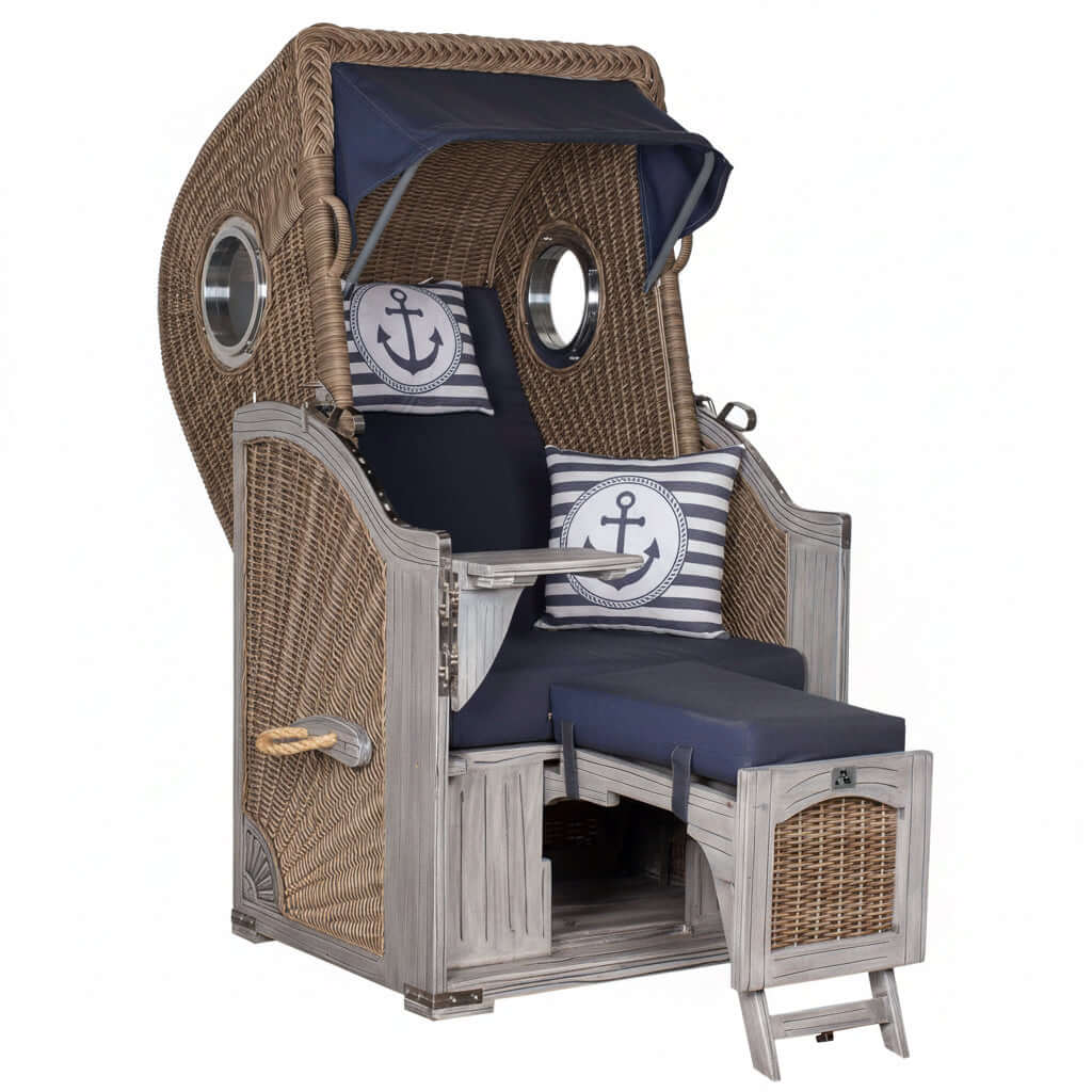 Strandkorb deVries PURE Seemöwe Vintage PE white kubu mit Bullaugen, Mahagoniholz grey washed und Anker-Kissen, Größe wählbar