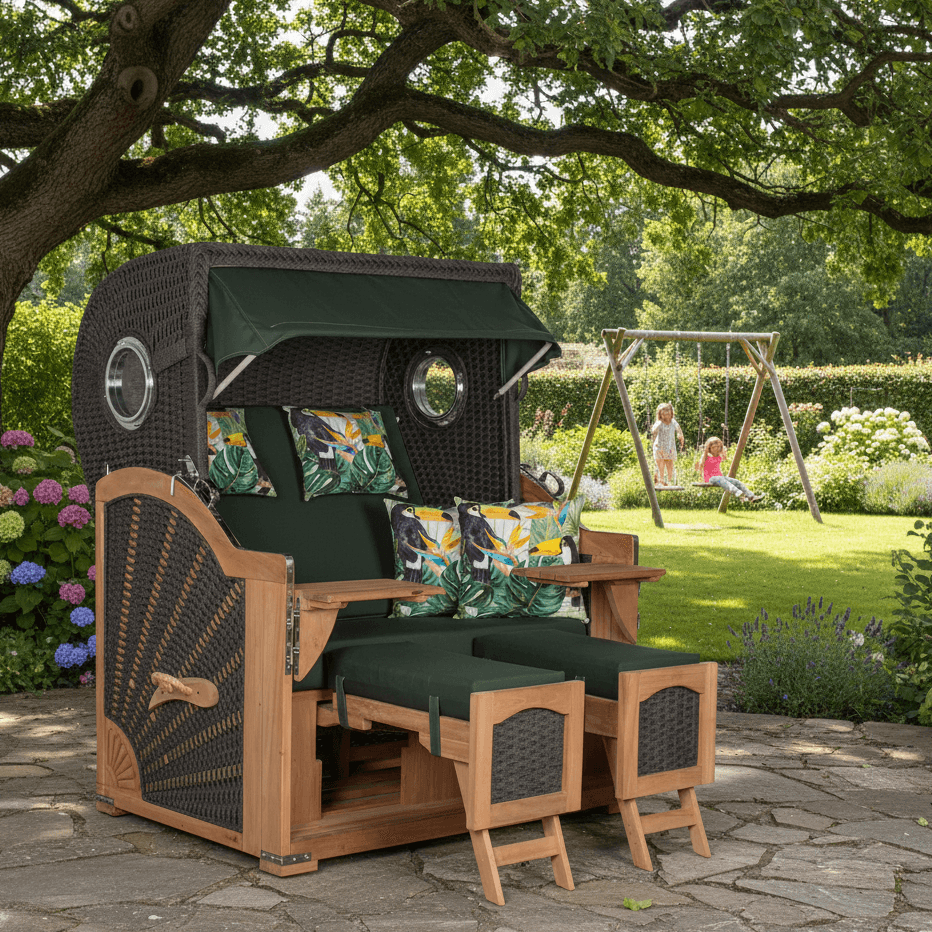 Strandkorb devries Aruba XL Rope anthrazit mit grünem Tukan-Dessin 244 im Garten auf Terrasse vor Spielplatz