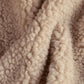 STOOV Huge Hug³ - Heizdecke - Drahtlos - Infrarot-Wärmetechnik - Base Batterie mit bis zu 2 Std. drahtlose Wärme - 135x180 cm - Wollig Beige