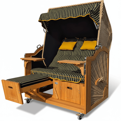 Strandkorb Prieß Modell Meister aus Lärchenholz mit PE-Geflecht in Naturoptik und schwarz-gelb gestreiftem Stoffdessin