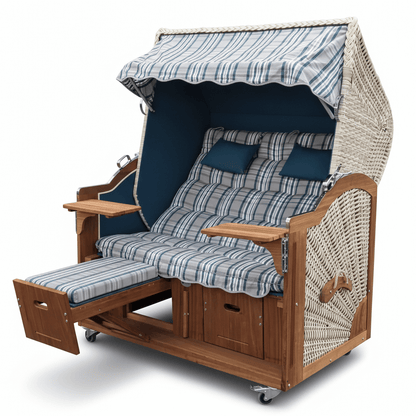 Strandkorb Prieß Modell Meister aus Iroko Holz mit PE Geflecht taupe und blau kariertem Stoffdessin, komfortabler Luxus Strandkorb