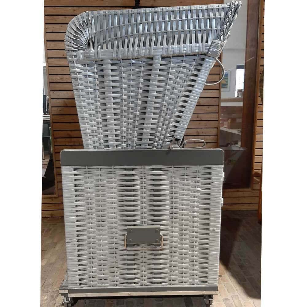 Universal Schutzhülle hellgrau für Strandkorb-Profil Nr. 15, ganzjähriger Schutz für abgebildeten Strandkorb seitliche Ansicht