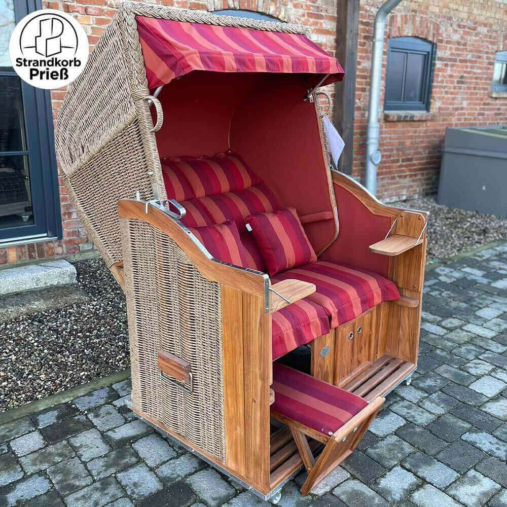 Strandkorb Sonnenpartner Modell Teak PE-Geflecht Hyazinthoptik, Innen Uni terracotta in rot und terracotta gestreift.