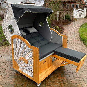 7045 Strandkorb Prieß Modell Meister in Lärchenholz mit komfortabler Liegefläche und Klappdach