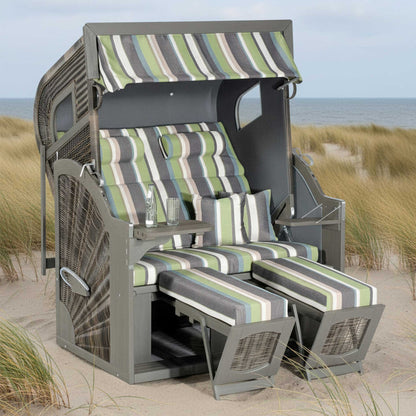 Strandkorb 400 grün am Strand