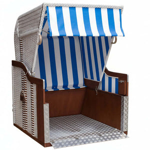 Barrierefreier Strandkorb für Rollstuhlfahrer mit breitem Einstieg und blau-weißem Streifenmuster.
