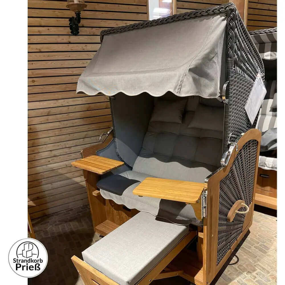 AG 1610 Strandkorb Prieß Modell Meister in Iroko Holz und anthrazit PE Geflecht, 123 cm, wie abgebildet.
