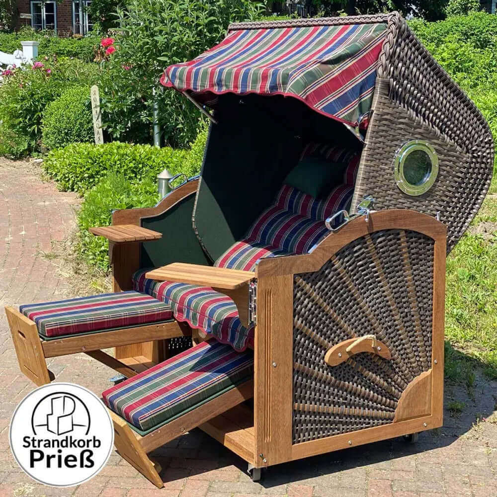 6060 Strandkorb Prieß, Modell Meister, Foto zeigt Iroko Holz, PE-Geflecht cappuccino, Größe wählbar, Stoff-Dessin wie abgebildet - Strandkorb Fachhandel Prieß