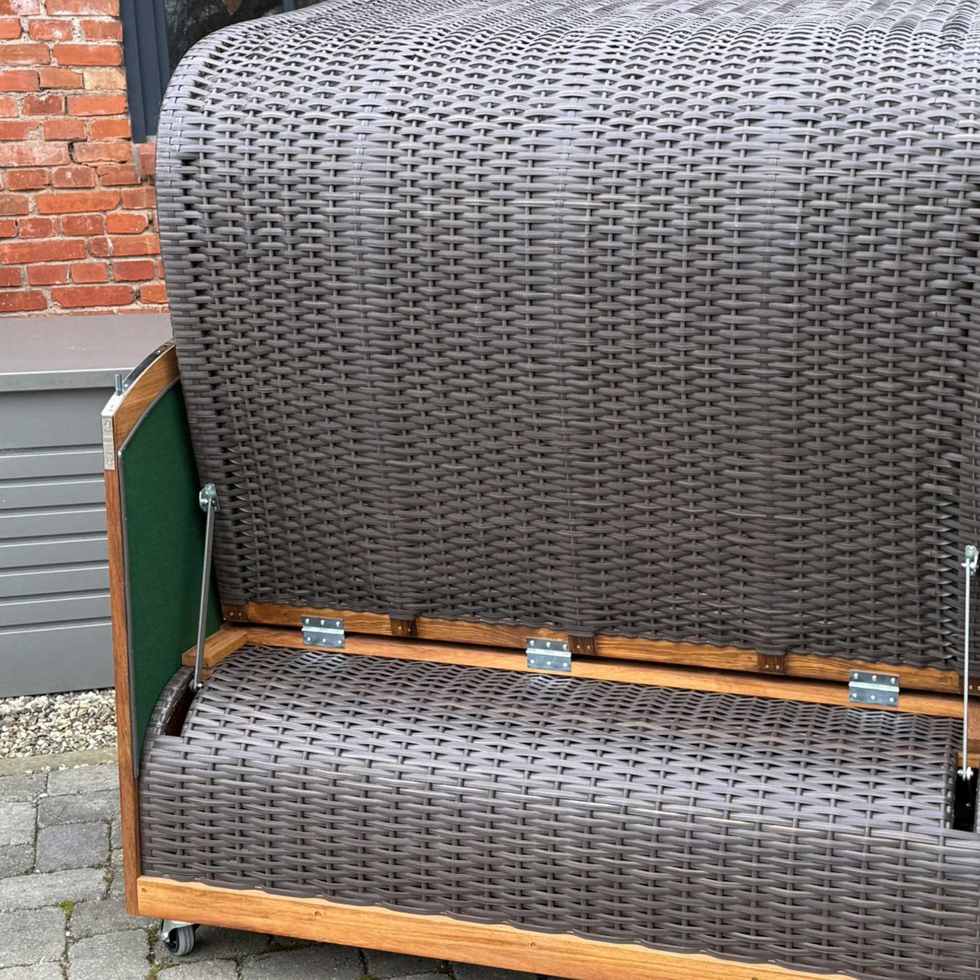 Strandkorb Prieß grün Rückseite