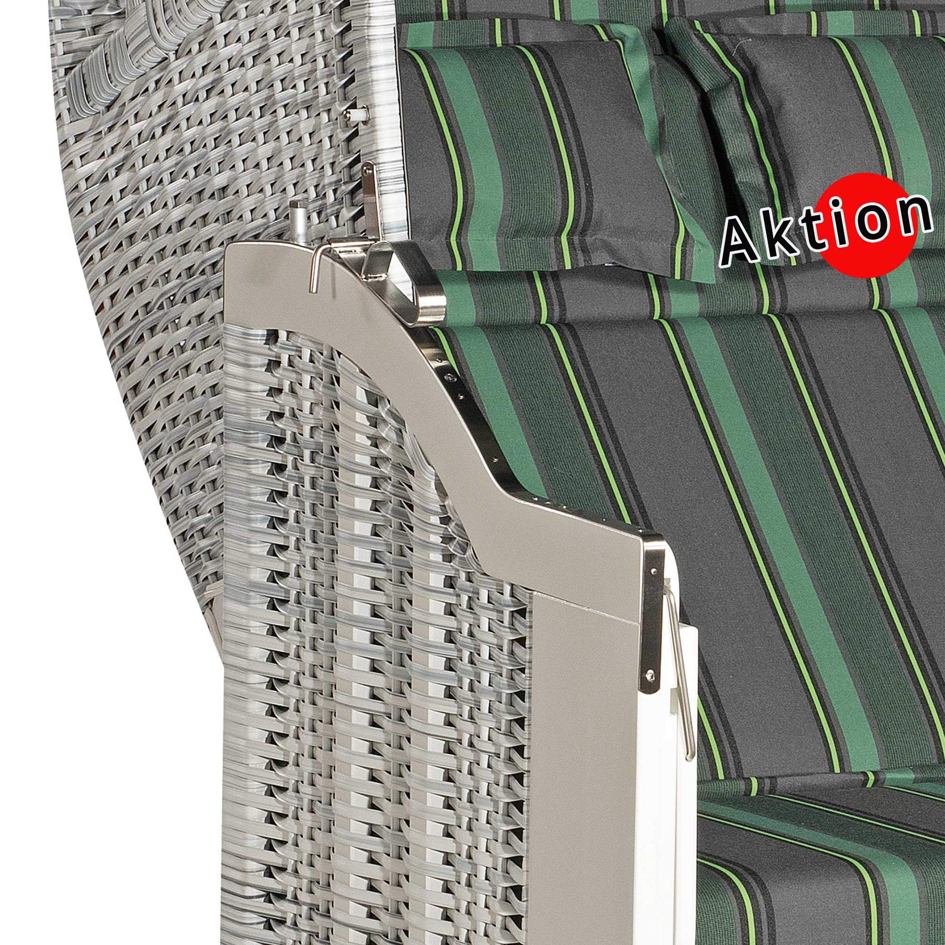 Detailaufnahme des Strandkorbs Sonnenpartner Modell Classic mit grün gestreiften Polstern und White-Washed Geflecht.