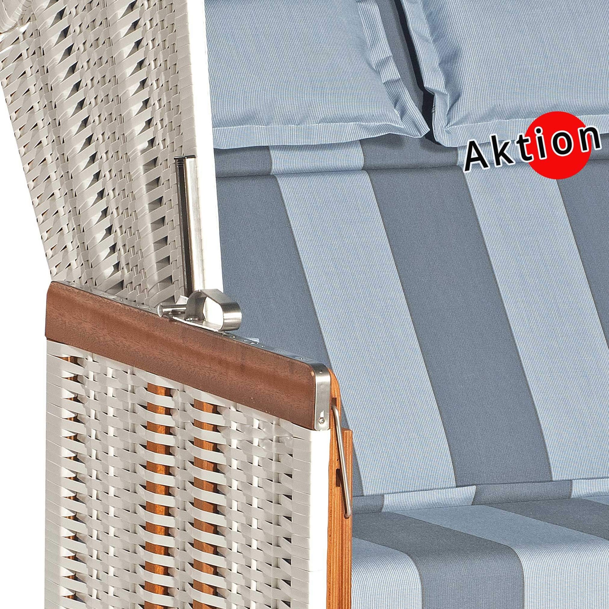 Detailaufnahme des Strandkorb Sonnenpartner Modell Konsul 2-Sitzer mit blauem Dessin und weißem Geflecht.