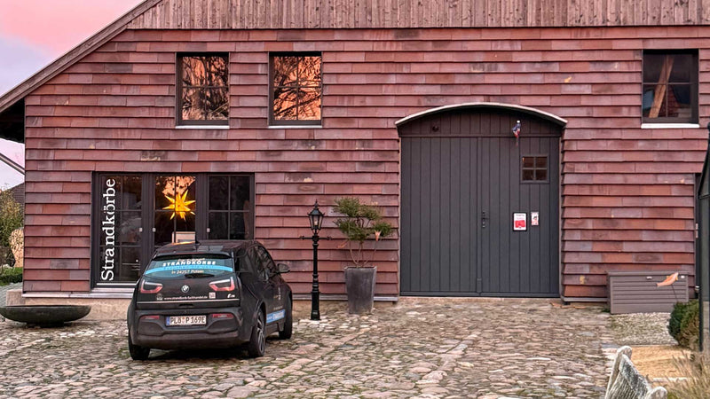 Eingang zum Strandkorb Fachhandel Prieß - Scheune