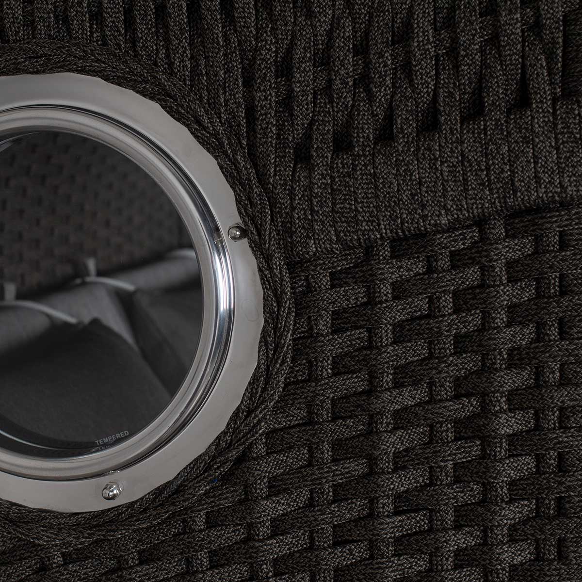 Detail Strandkorb deVries Aruba XL Rope anthrazit, rundes Edelstahl-Bullauge im 15mm Kordel-Geflecht