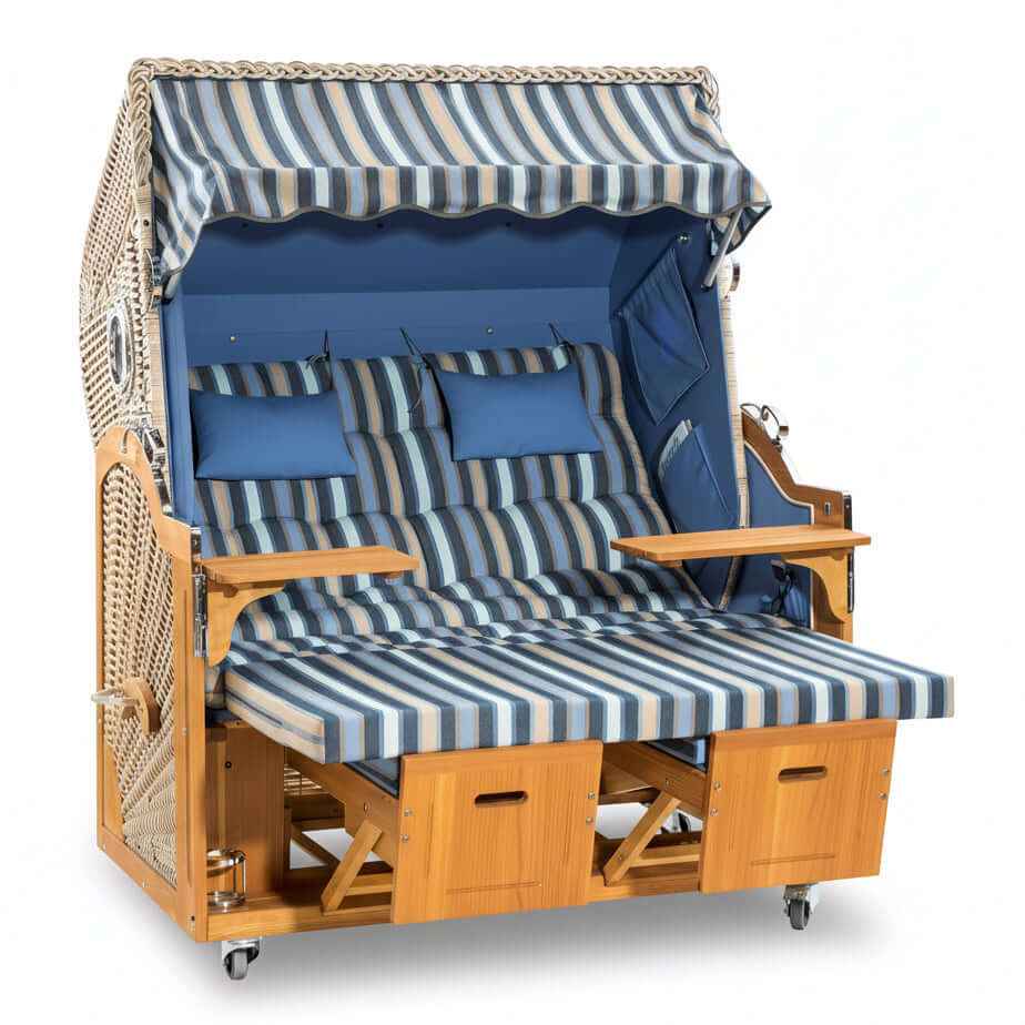 Strandkorb Prieß Modell Meister aus Lärchenholz mit blau gestreiftem Stoffdessin, PE Geflecht in Naturoptik, Größe wählbar