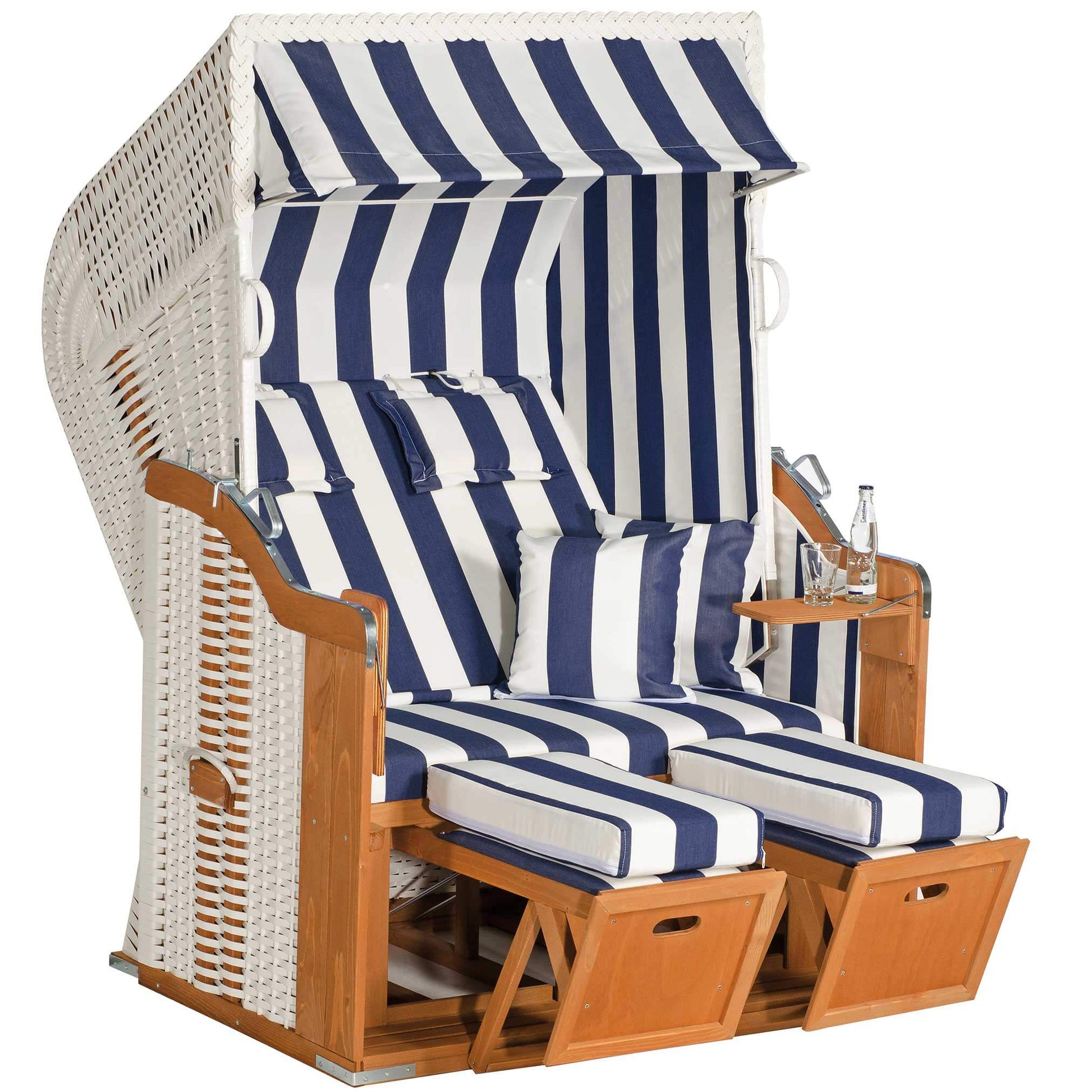 Strandkorb SunnySmart Rustikal 250 Plus aus weißem PVC-Geflecht mit blau-weiß gestreifter Polsterung als 2-Sitzer Halbliege