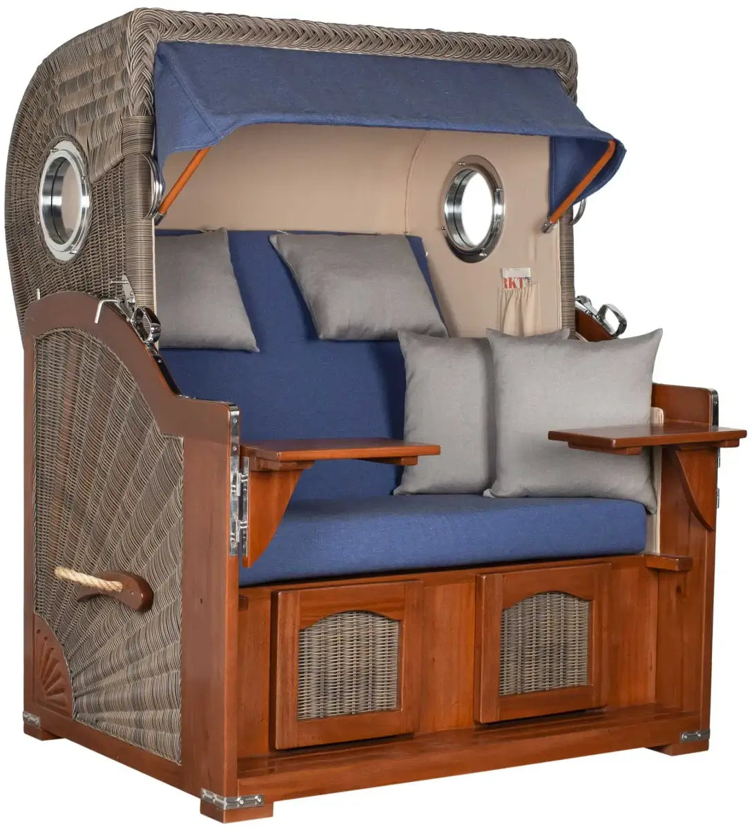 Strandkorb Mr. Deko Düne Bullaugen Mahagoni PE grey 2-Sitzer mit luxuriösem Design und gemütlicher Polsterung.