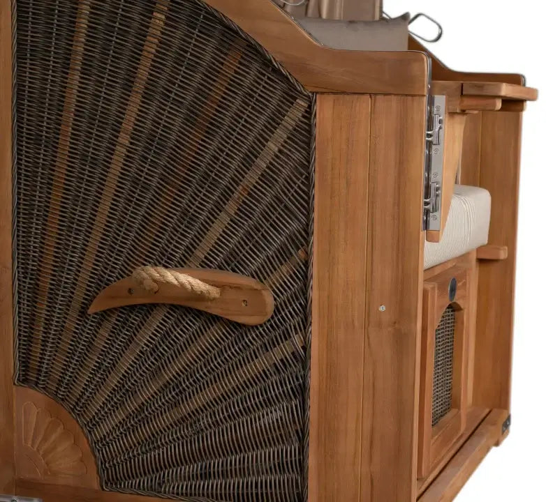 Strandkorb Mr. Deko Düne Bullaugen Teak PE-grey 1-Sitzer Seitenansicht aus massivem Teakholz mit geflochtenem Seitenteil