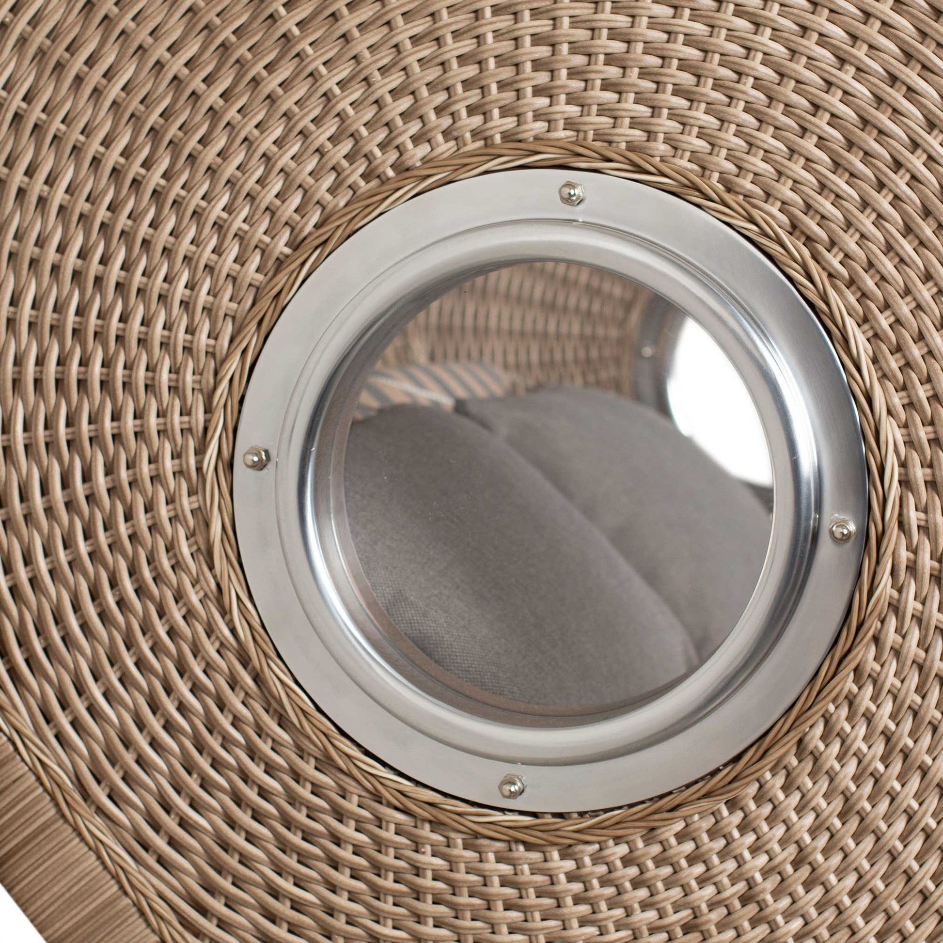 Detail Bullauge Strandkorb deVries Sailor PURE Teak XL PE white kubu Dessin 248 mit Rundfenster im Korpusgeflecht