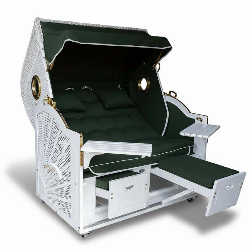 Strandkorb Prieß Modell Meister aus weiß lackiertem Lärchenholz mit weißem PE-Geflecht und grünem Stoffdessin, verstellbare Fußstützen