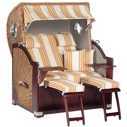 Strandkorb SunnySmart Rustikal 500 PLUS Comfort, ausgestattet mit dicken Kissen und Mahagoni-Holz für hohen Komfort.